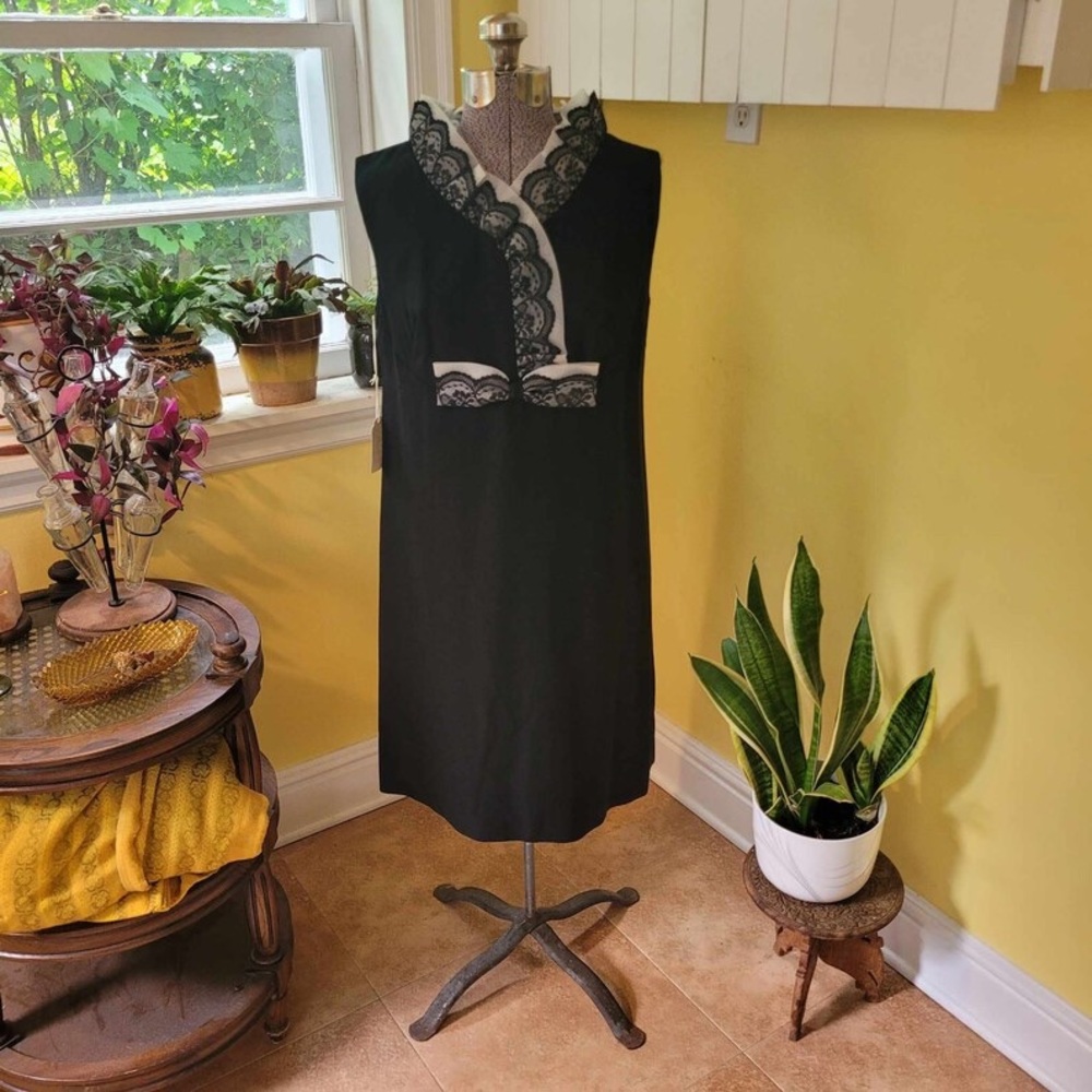 Vintage 1960s, Dress Union made, Polyester/Lace trim US8